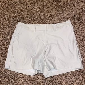 Used Nike women’s golf shorts size 6